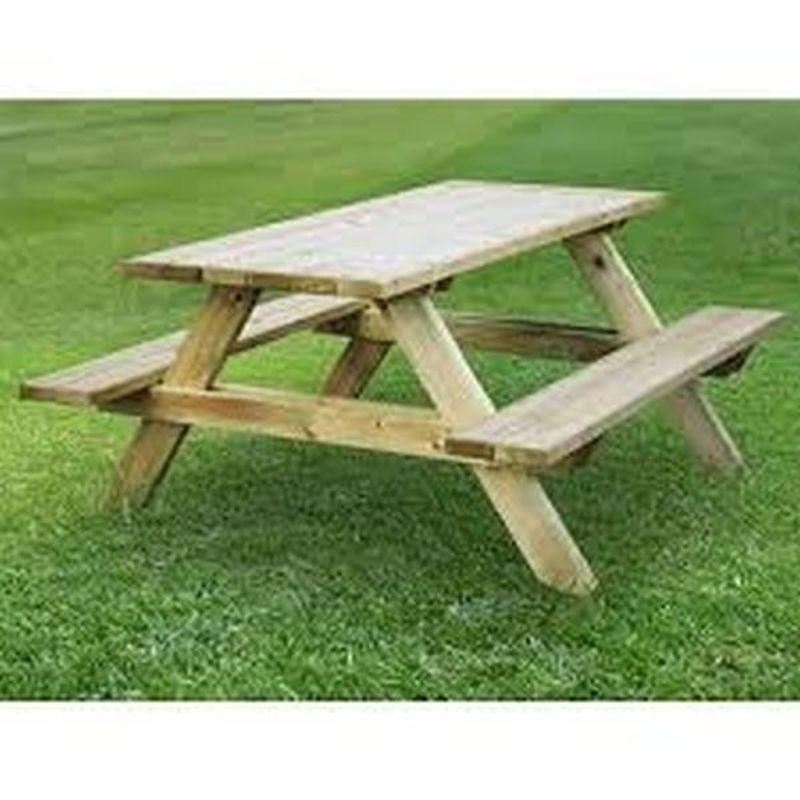 Snowdon Picnic Table