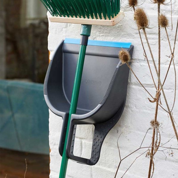 Yard Step-On Dustpan