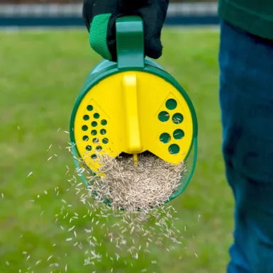 Miracle-Gro Compact Spreader